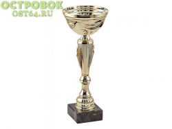 Материал чаши: Металл<br />
Материал стема: Пластик<br />
Материал основания: Мрамор <br />
<br />
Кубок высотой: 28 см.<br />
Чаша металлическая с рельефным узором диаметром 120 мм.<br />
Цвет чаши – золото.<br />
Стем кубка – пластик, цвет – золото.<br